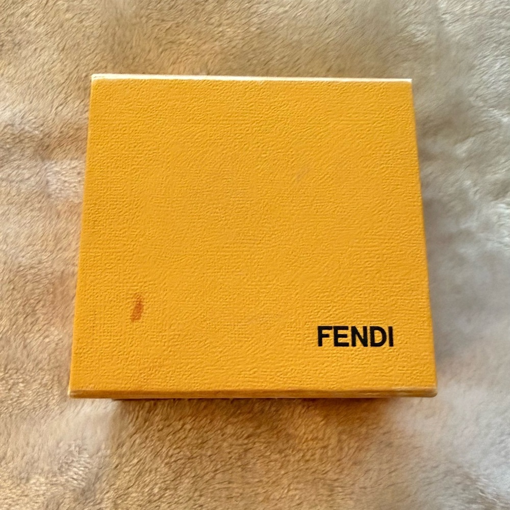 Fendi Black Onyx Square Watch with Diamond Bezel - Picture 4 of 4